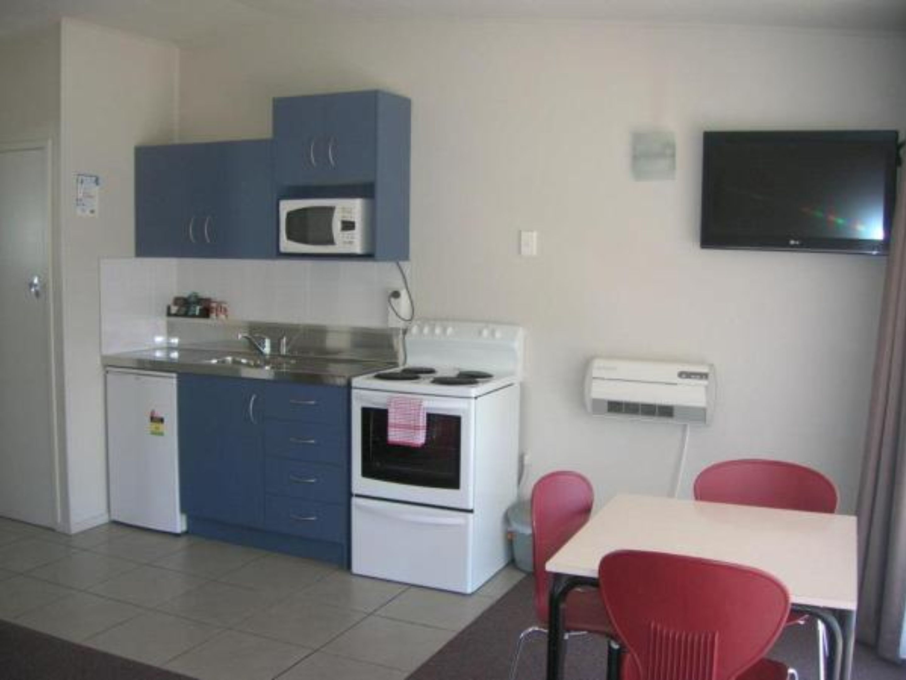 One Bedroom Unit  | Private kitchen