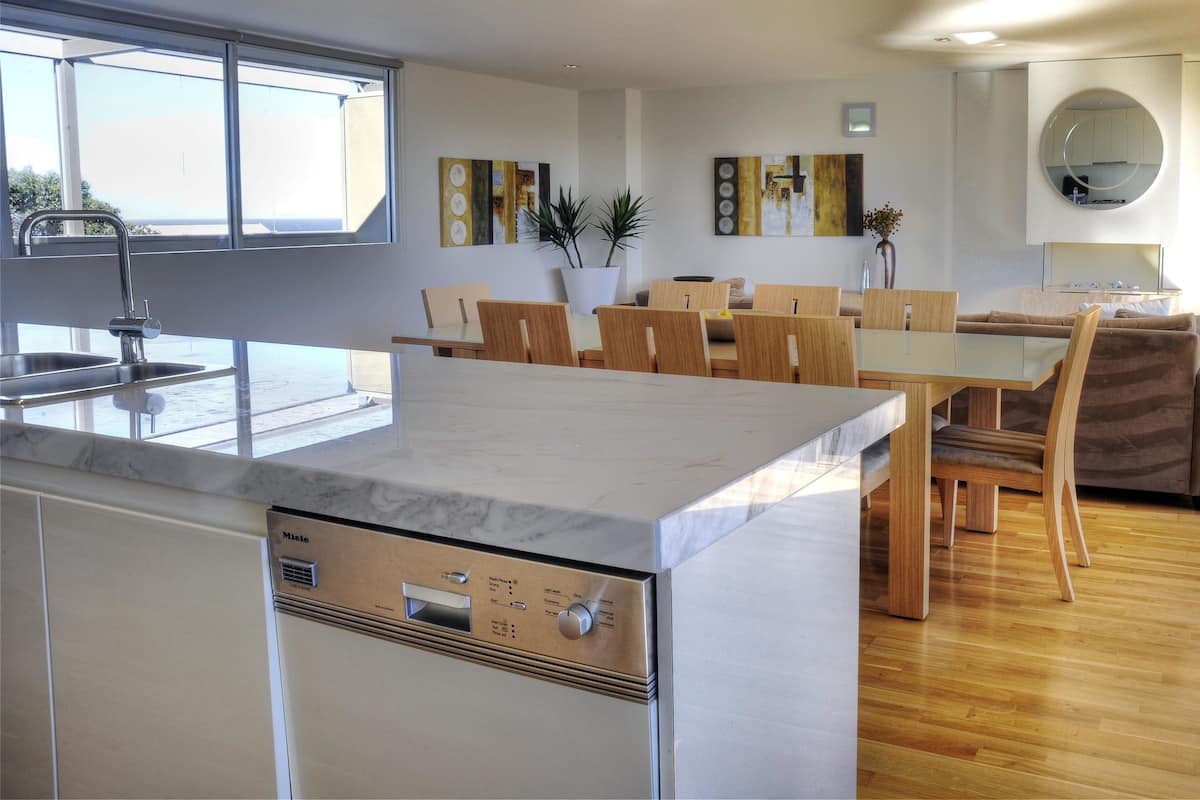Apartment, 3 Bedrooms (Apt 342) | Living area