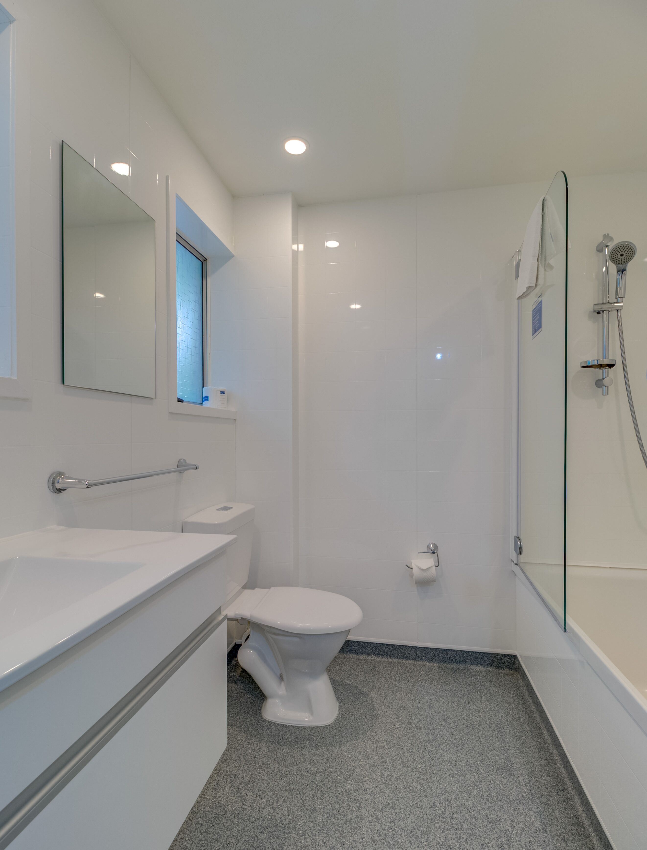 Photo - Lakeside Motel