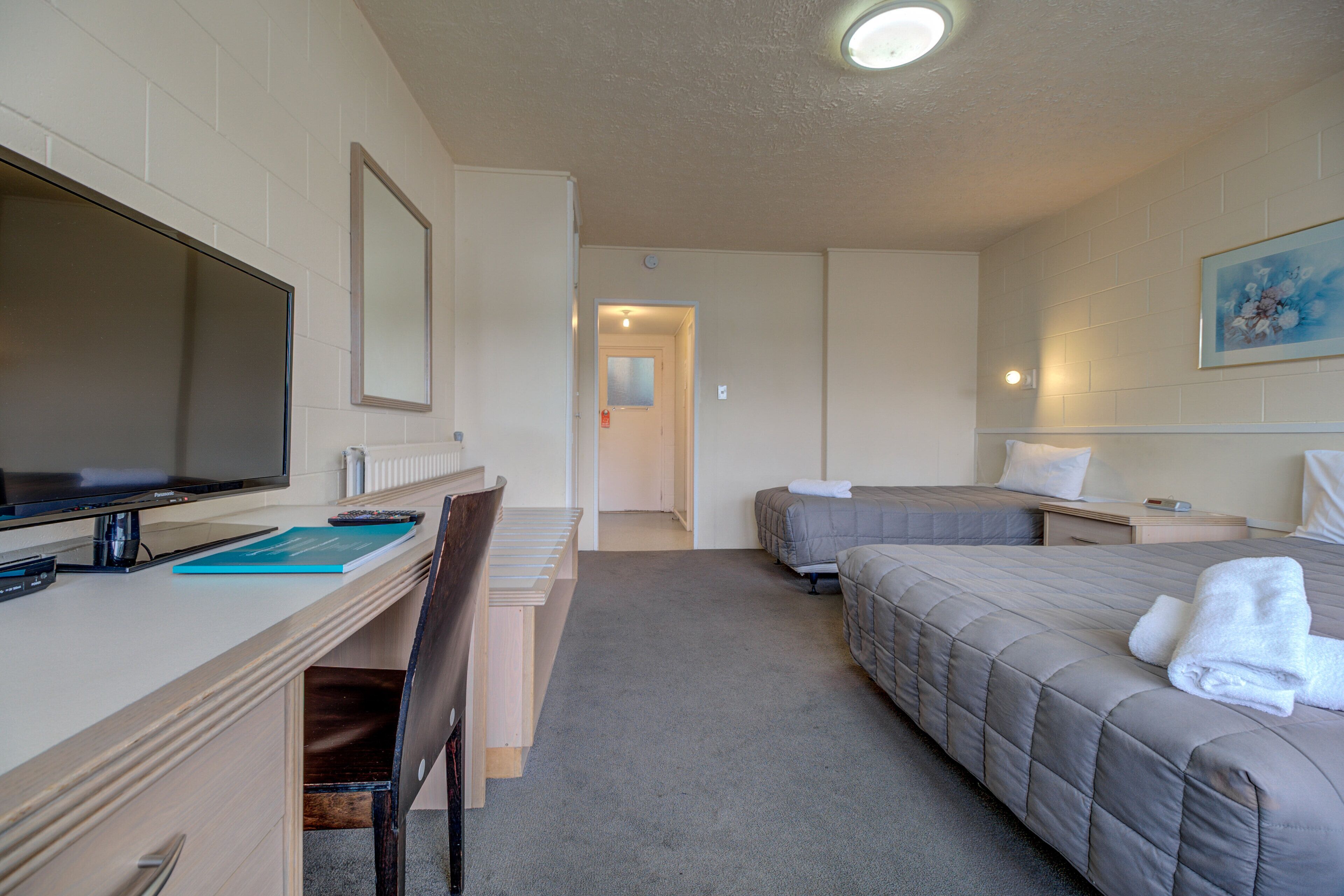 Photo - Lakeside Motel