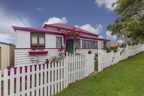 Panoramic House, 5 Bedrooms, Sea View, Sea Facing | Front of property - Mapleton Falls Accommodation (Mapleton)