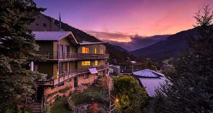 Kasees Apartments & Mountain Lodge