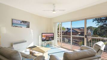 Apartemen Standar, 2 kamar tidur | Area keluarga | TV layar datar dan pemutar DVD