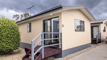 1 bedroom, blackout curtains, soundproofing, free cots/infant beds