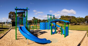 Área de juegos infantiles al aire libre