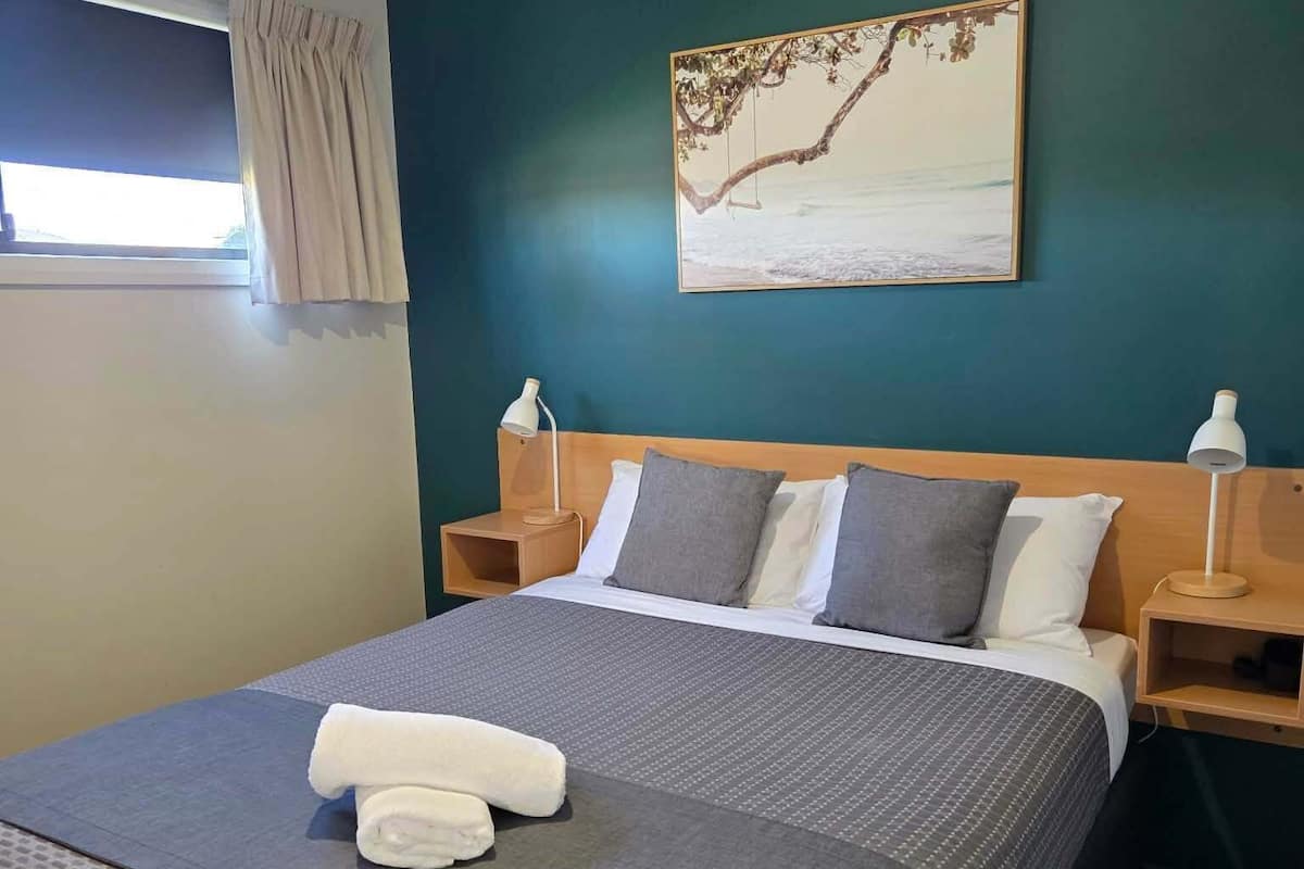 Blackout curtains, soundproofing, free cots/infant beds, free WiFi
