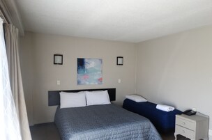 Habitación familiar, 1 habitación | Tabla de planchar con plancha, wifi gratis, ropa de cama