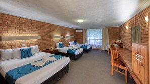 Rom – standard, 1 soverom (Twin Beds) | Lydisolert, strykejern/-brett, wi-fi (inkludert) og rullestolvennlig