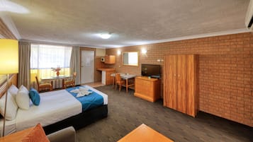 2 bedrooms, soundproofing, iron/ironing board, free WiFi