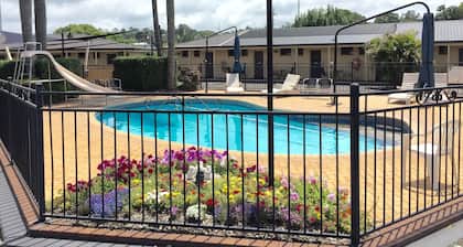 James Street Motor Inn