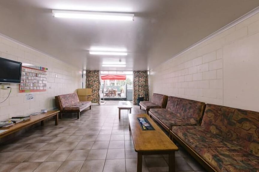 Beaches Backpackers Airlie Beach - Hostel Reviews, Deals & Photos 2026 - Expedia Beaches Backpackers Airlie Beach - Hostel Reviews, Deals & Photos 2026 - Expedia