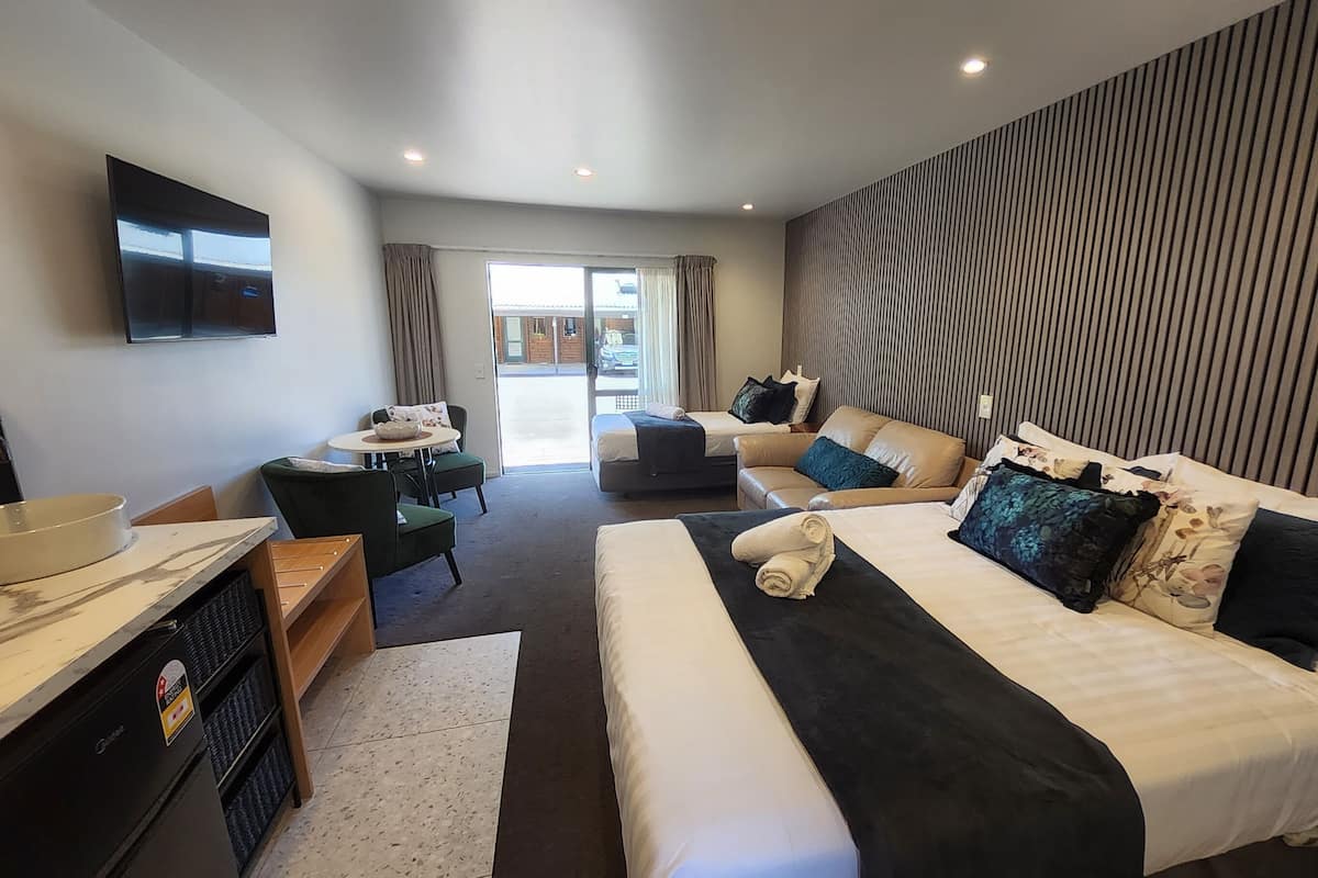 Superior Studio | Iron/ironing board, free WiFi, bed sheets