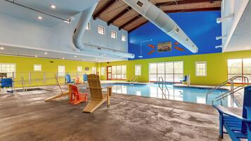 Indoor/outdoor pool