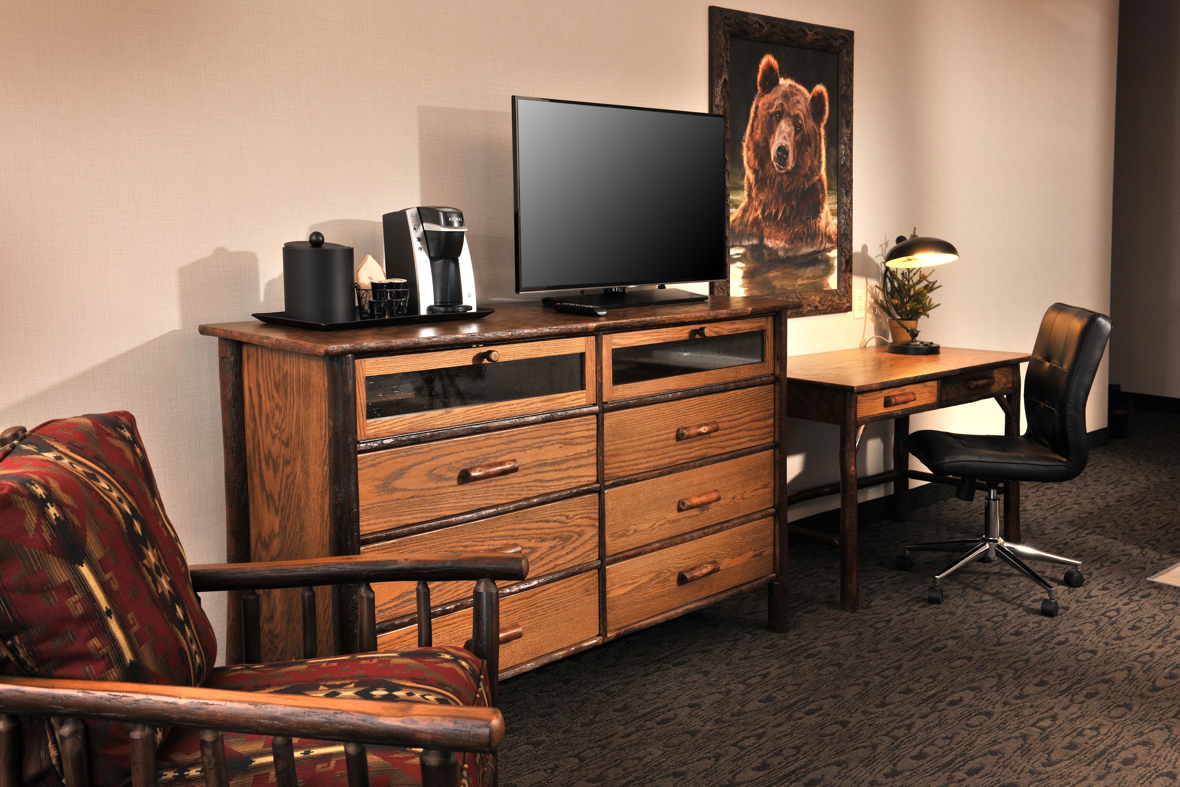 suite, 1 king bed, hot tub | room amenity