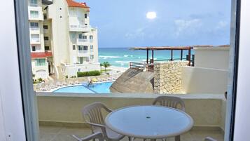 Standard Quadruple Room | Balcony