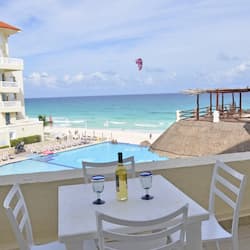1 bedroom, premium bedding, in-room safe, free WiFi