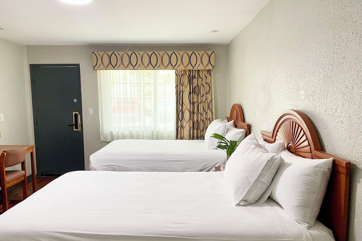 1 bedroom, desk, blackout curtains, free WiFi
