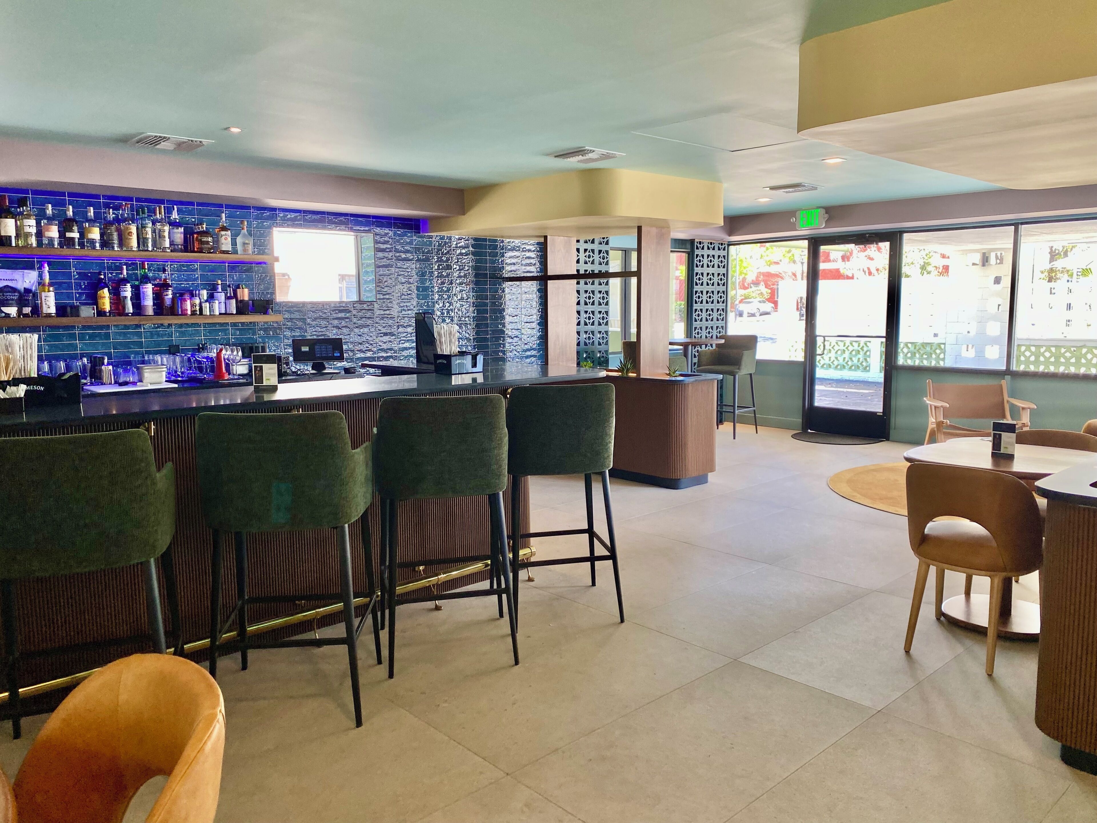 Cocktail bar