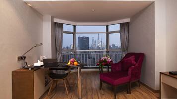 Superior Room, 1 King Bed | In-room safe, desk, WiFi