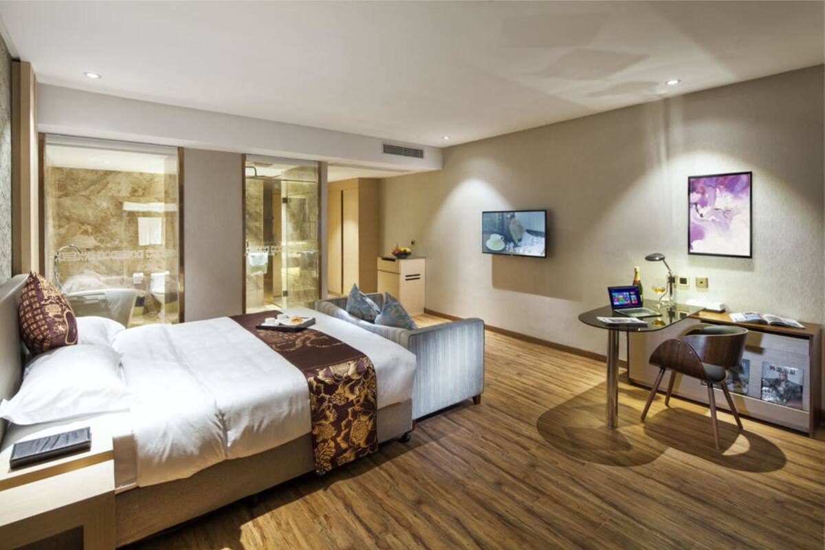 Business kamer, 1 kingsize bed | Een kluis op de kamer, een bureau, wifi (toeslag)