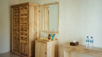 Minibar, in-room safe, free WiFi