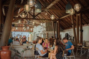 Breakfast, lunch, dinner served; Asian cuisine - Gili Amor Boutique Resort (Gili Trawangan)