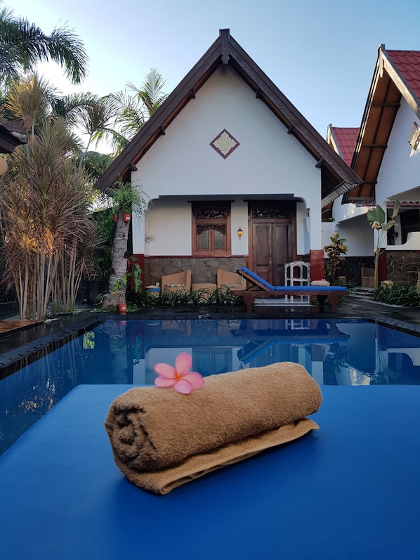 Outdoor pool - Gili Bagaz Cottages (Gili Trawangan)