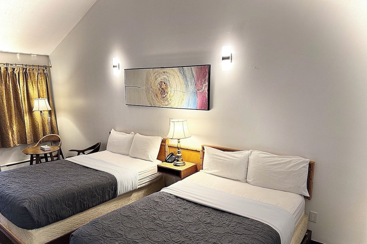 Colchones con pillow-top, tabla de planchar con plancha y wifi gratis