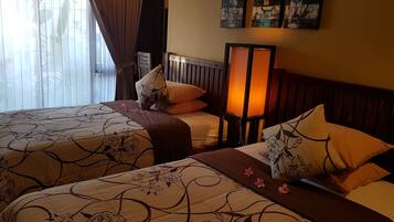 Suite, 1 Bedroom | Minibar, desk, rollaway beds, bed sheets