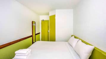Standard Room, 1 Queen Bed | Premium bedding, desk, free WiFi, bed sheets