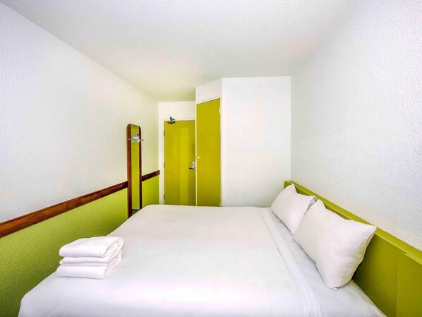 Chambre Standard, 1 grand lit | Literie de qualité, bureau, accès au Wi-Fi (inclus), literie fournie