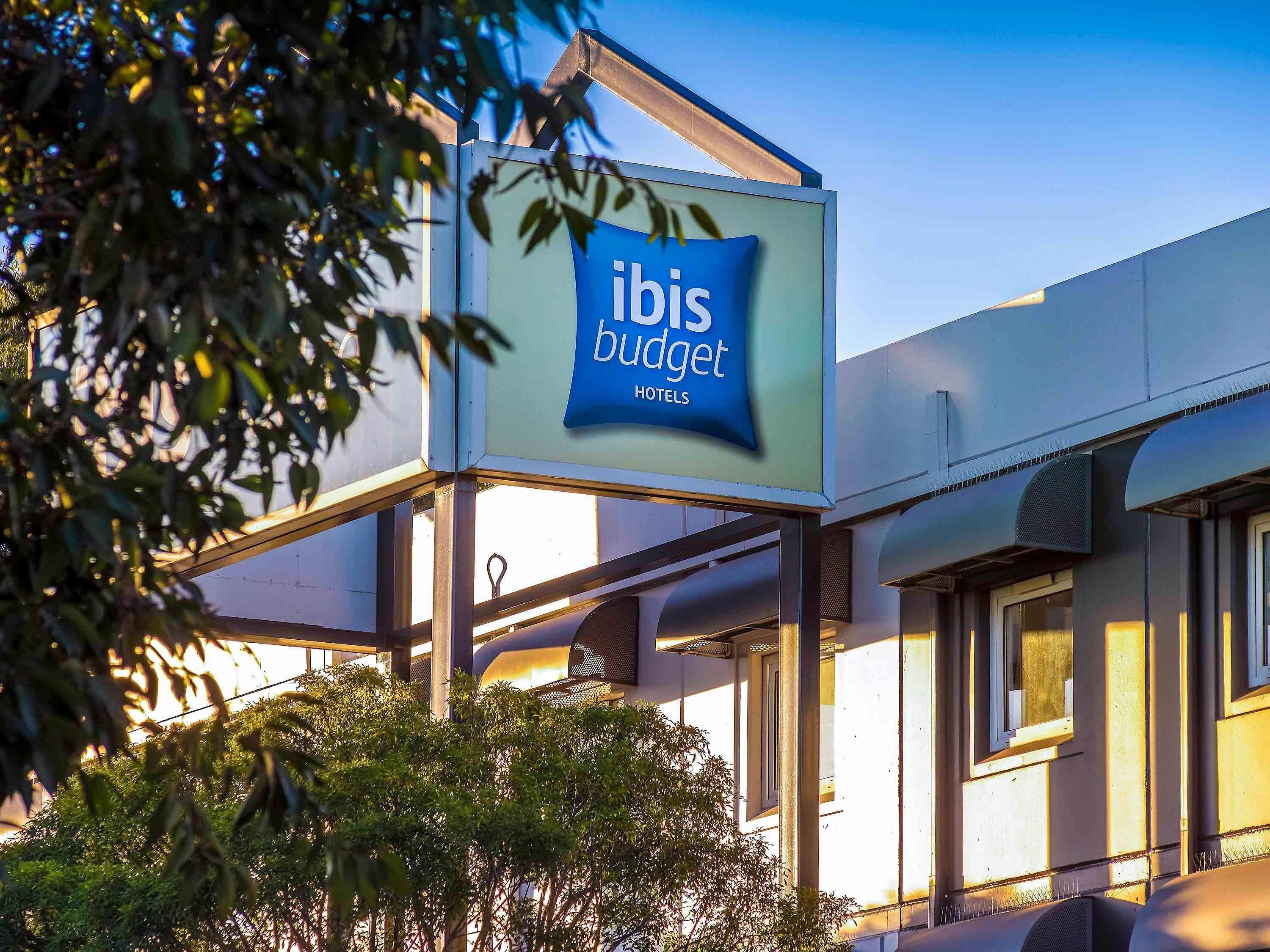 Placa para hotéis ibis budget.