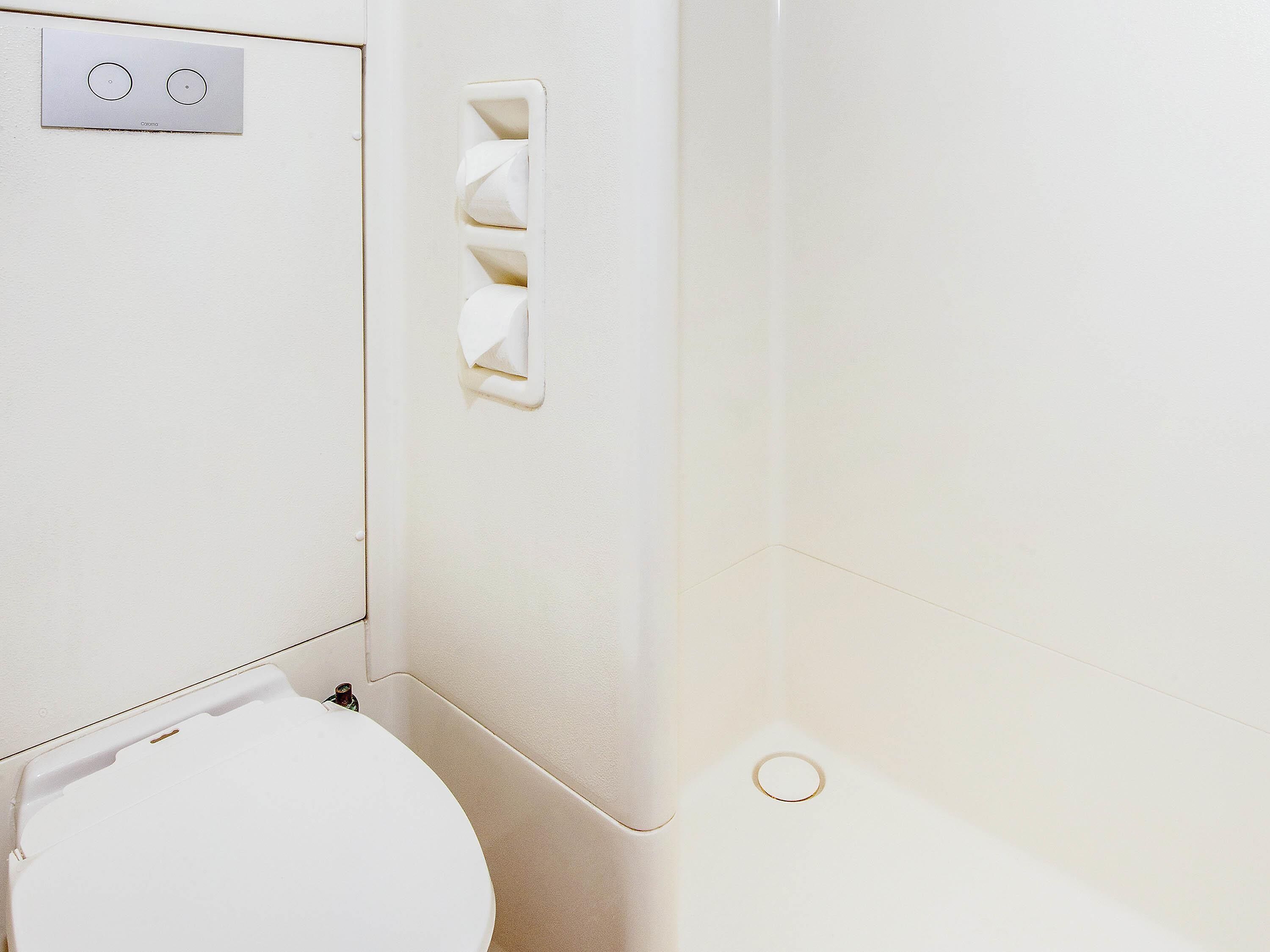 Hochwertige Bettwaren, Schreibtisch, kostenloses WLAN, Bettwäsche