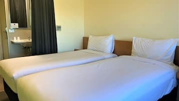 Standard Room, 2 Twin Beds | 1 bedroom, Egyptian cotton sheets, premium bedding, desk