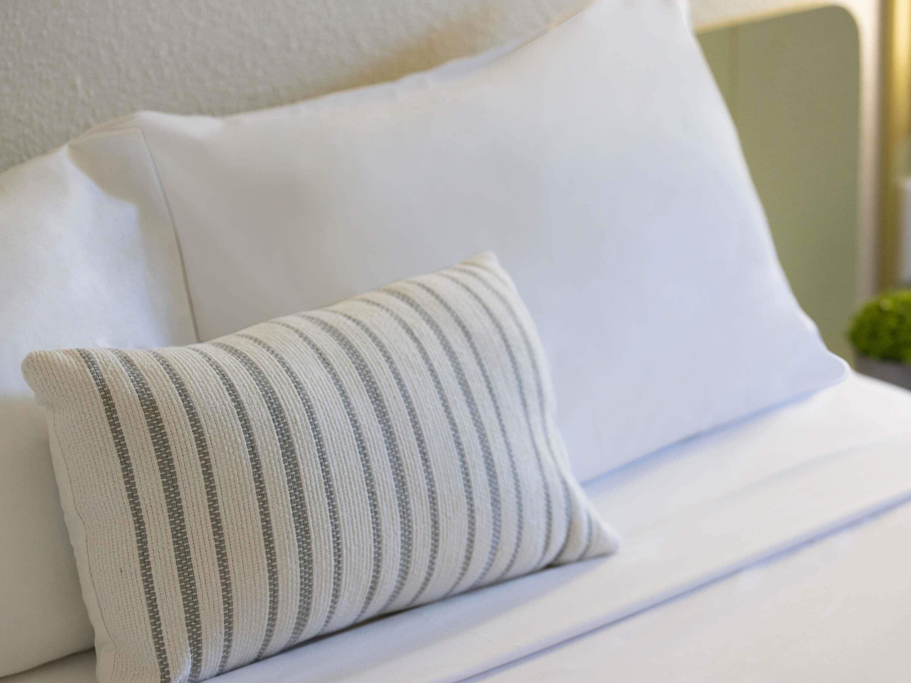 Standard Room, Multiple Beds | Desk, soundproofing, free WiFi, bed sheets