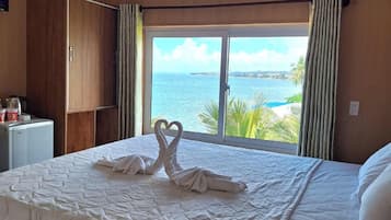 Superior Double Room, Ocean View | Minibar, desk, free WiFi