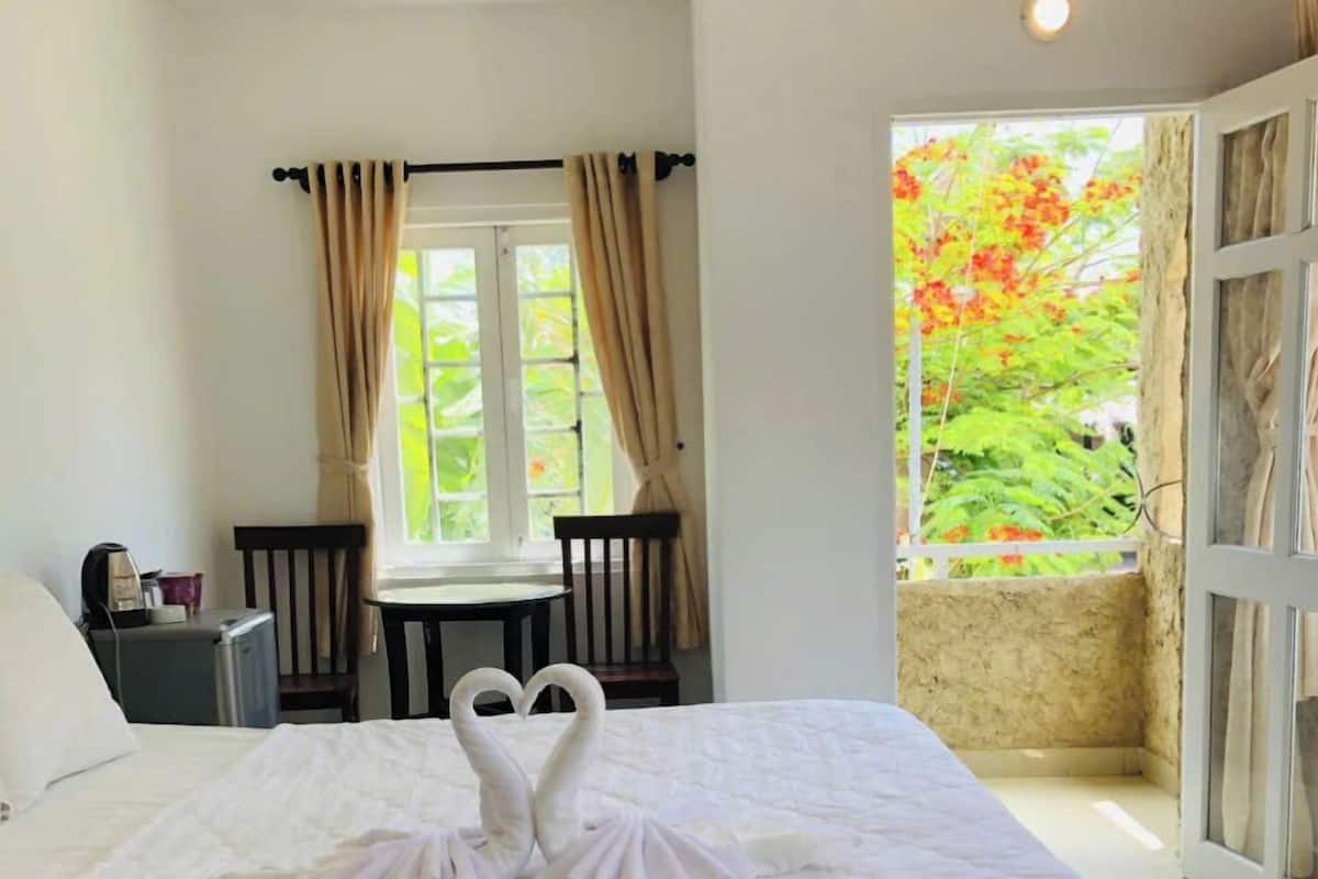Superior Room, City View | Minibar, desk, WiFi (free)