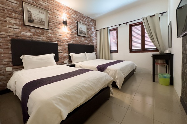 Triple Room With Window | Desk, WiFi (free)