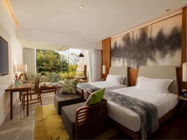 Wonderful Garden View - 2 Double Beds | เครื่อ งนอนระดับพรีเมียม, มินิบาร์, ตู้นิรภัยในห้องพัก, โต๊ะทำงาน