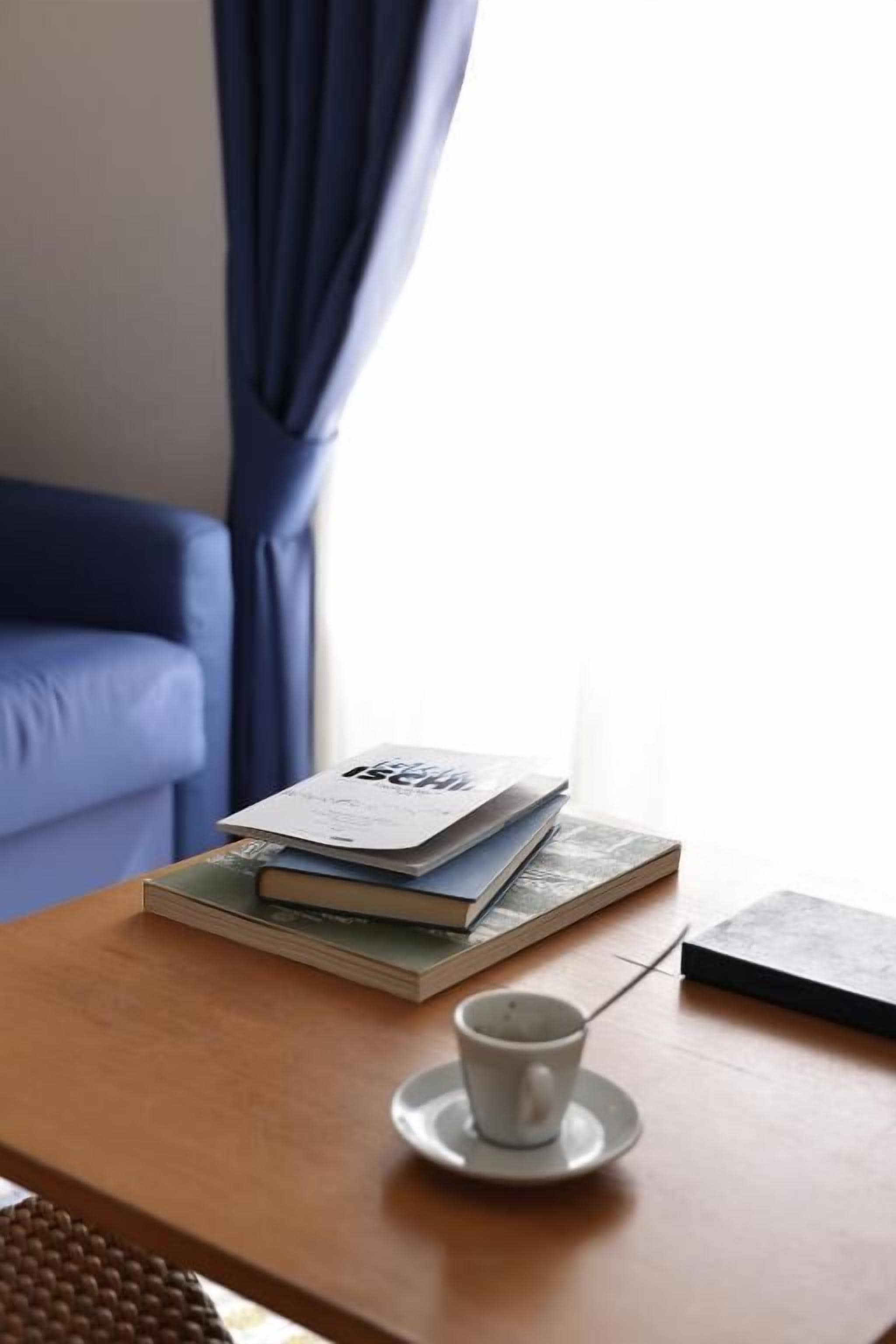 deluxe double or twin room | in-room safe, desk, bed sheets