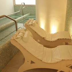 Sauna, hot tub, steam room, Turkish bath/hammam, body treatments