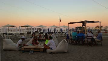 A strandtól nem messze