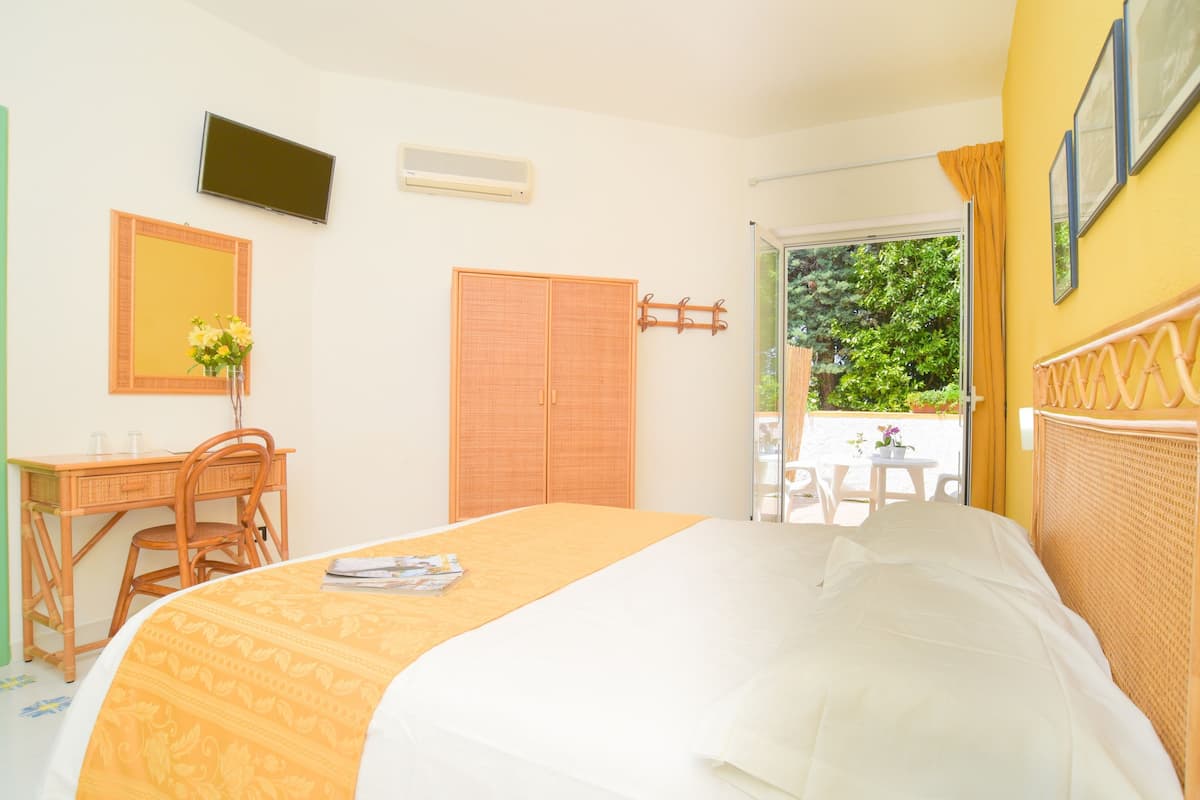 Standard Double Room, Balcony | Cribs/infant beds, rollaway beds, free WiFi