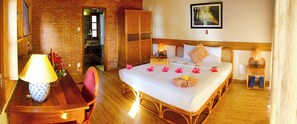 Bungalow, Sea View | Minibar, in-room safe, desk, blackout drapes - Little Muine Cottage (Phan Thiet)