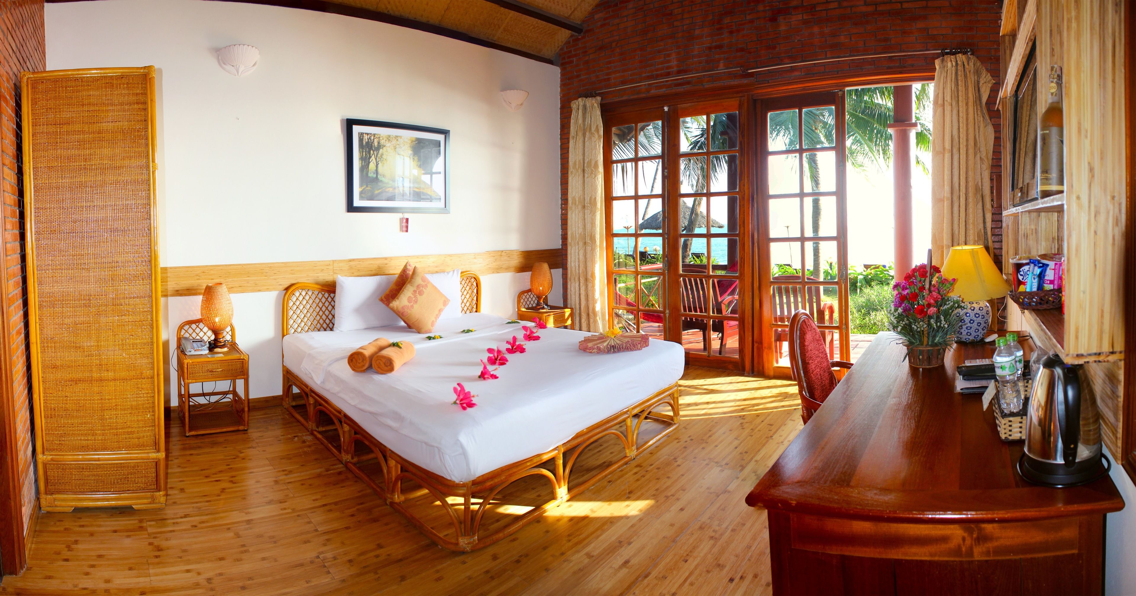 bungalow, beachfront | minibar, in-room safe, desk, blackout curtains