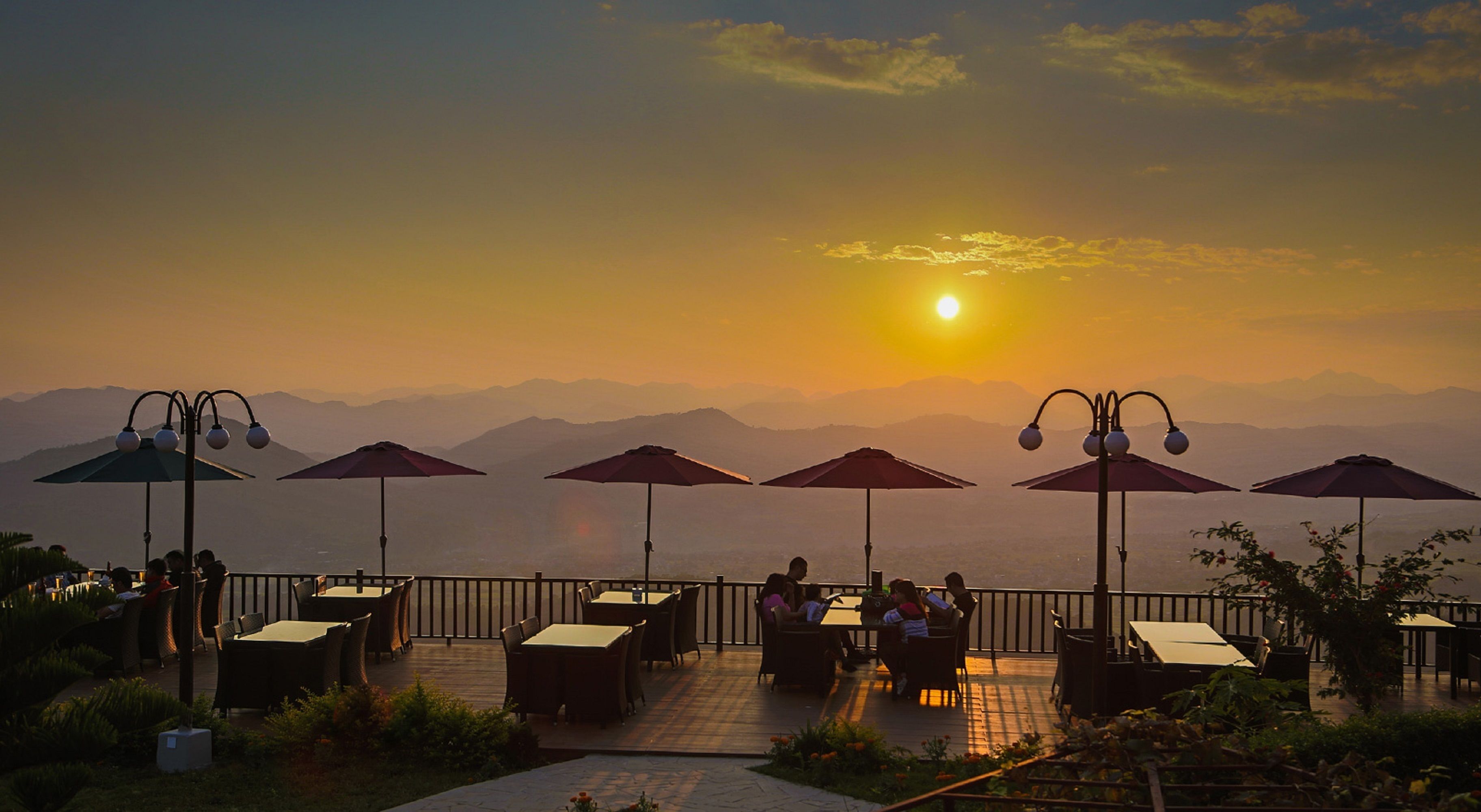 Se sirven desayunos y cocina internacional, con vista al jardín 
