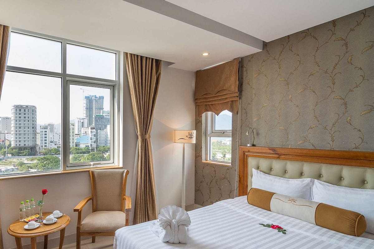 Literie de qualité, minibar, coffre-fort, bureau