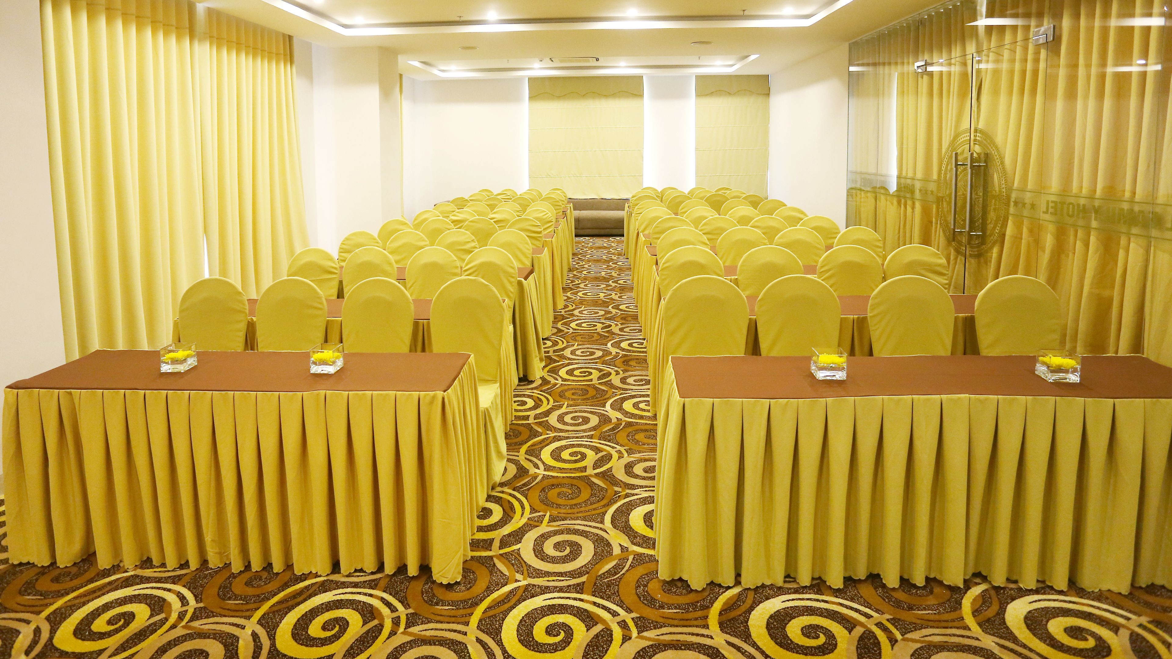 in-room business centre