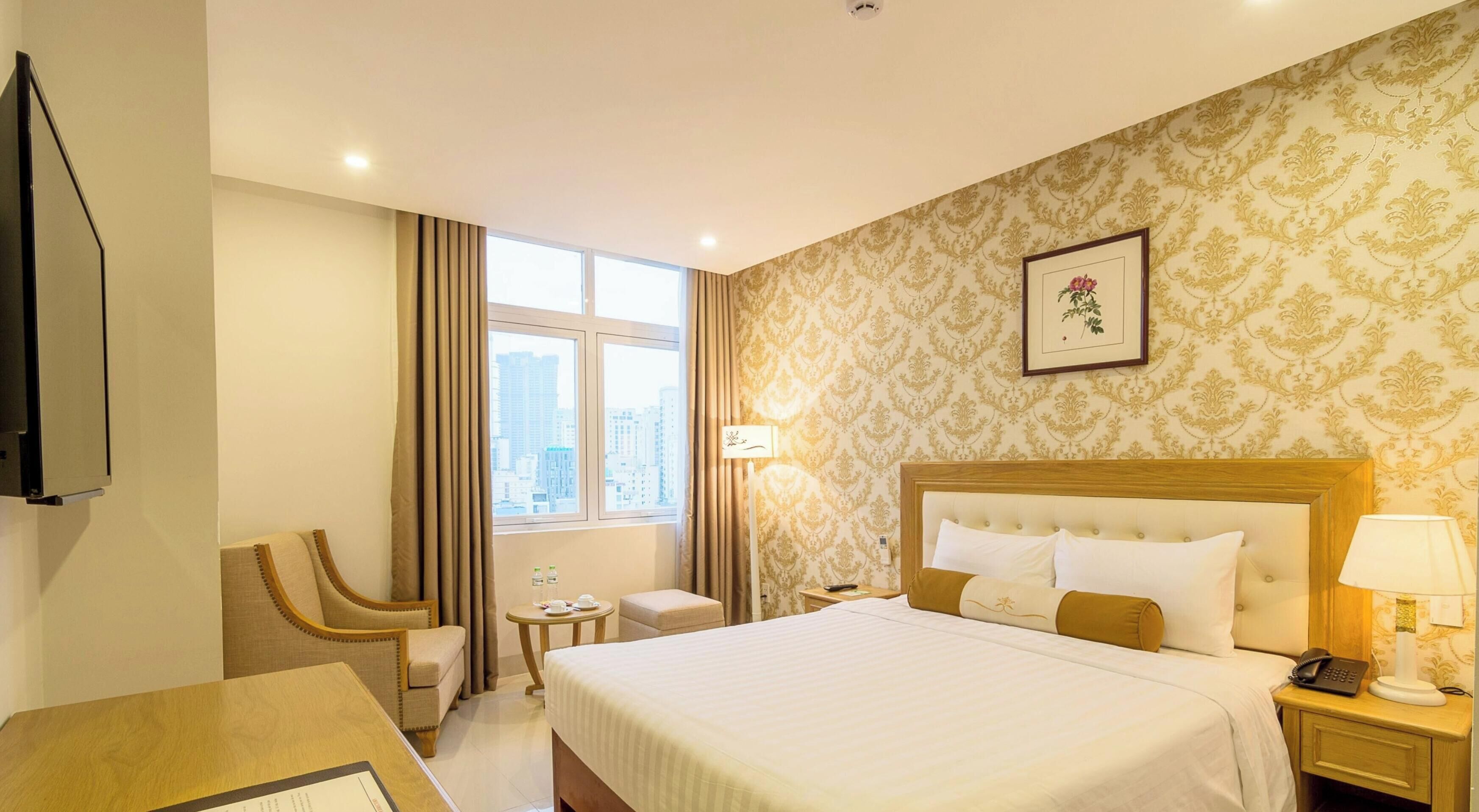 Premium bedding, minibar, in-room safe, desk