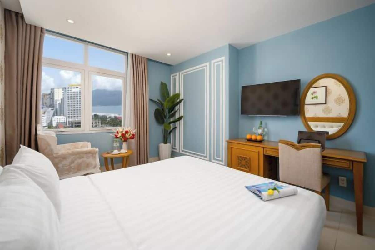 Luxe beddengoed, een minibar, een kluis op de kamer, een bureau